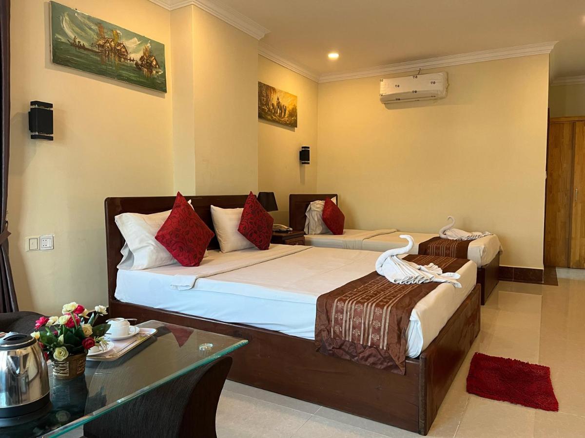 Queenwood Hotel Phnom Penh Exterior foto