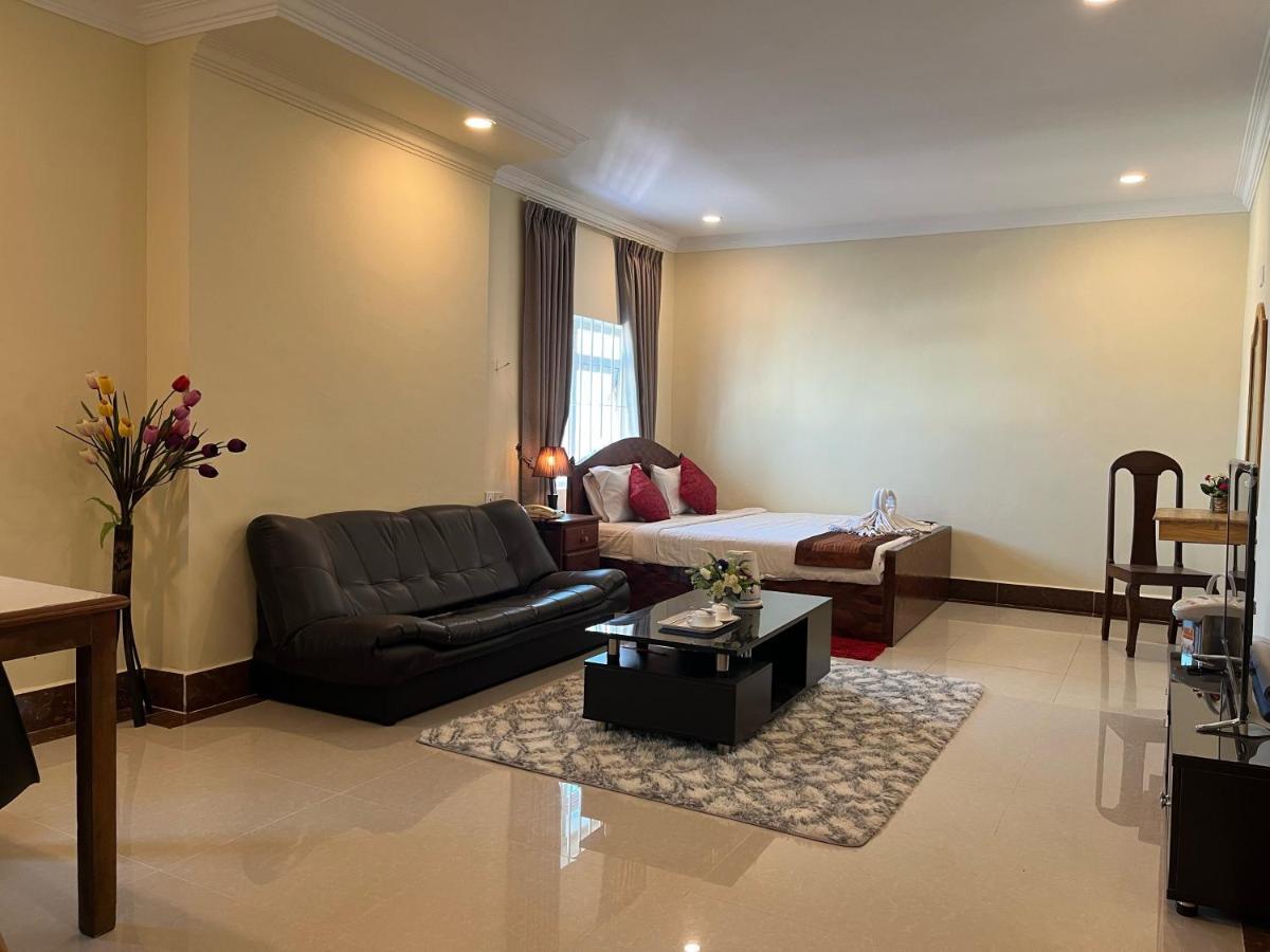 Queenwood Hotel Phnom Penh Exterior foto