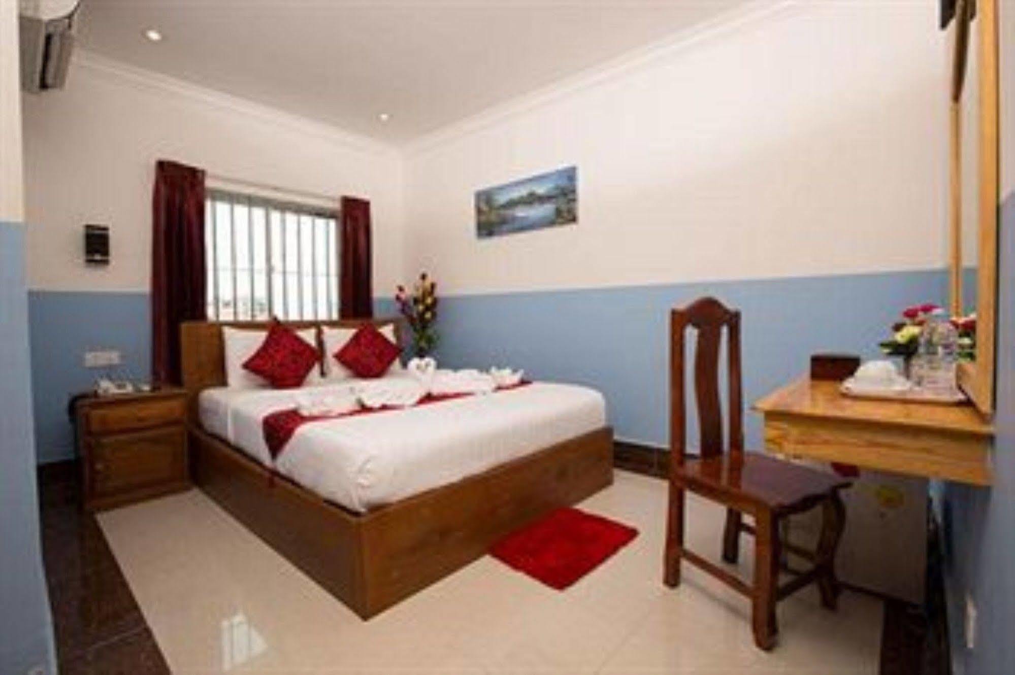 Queenwood Hotel Phnom Penh Exterior foto